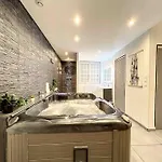Dream Loft Jacuzzi - Sauna Apartmán Brest